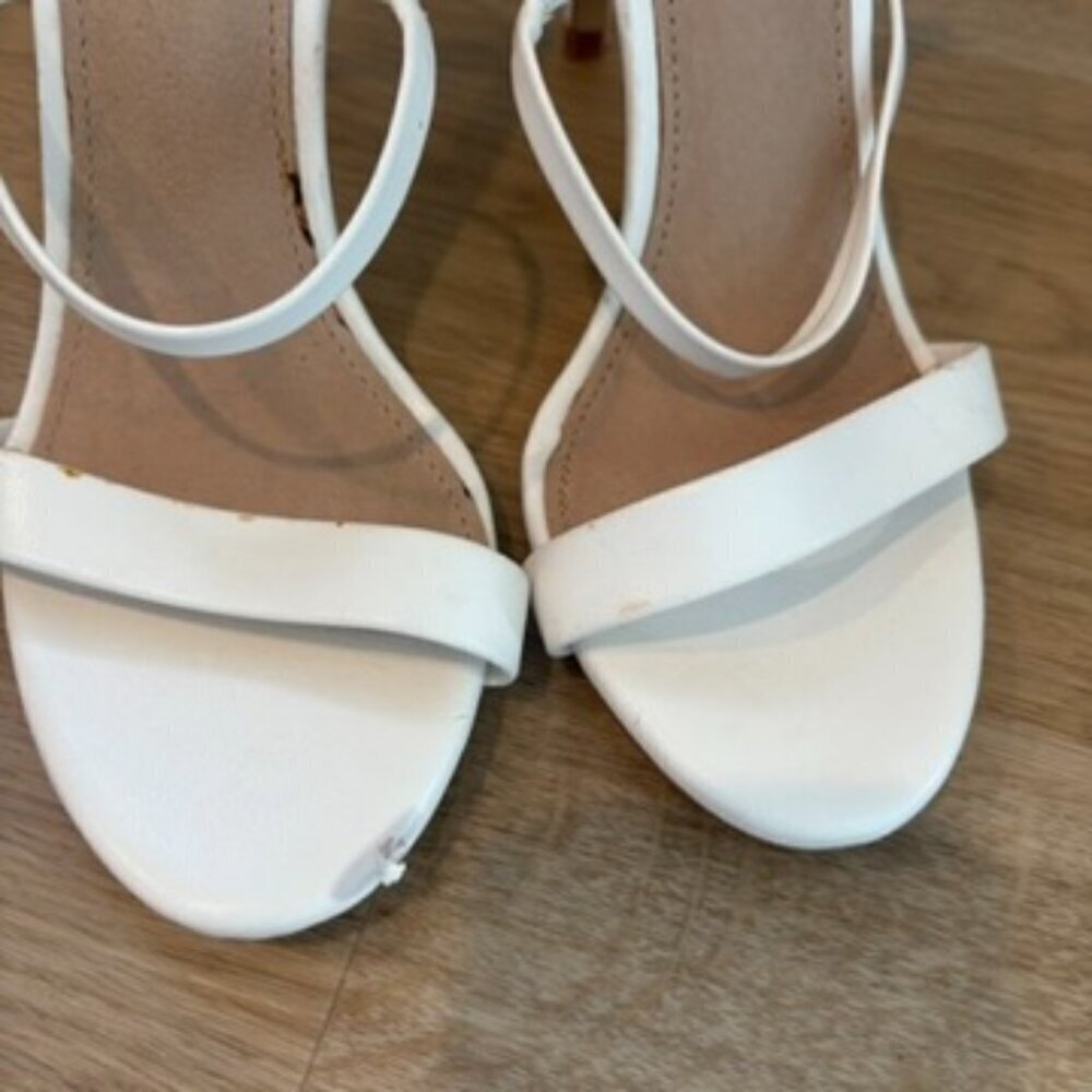 ** Steve Madden White Sheena heel Strappy Sandals 9.5 - Picture 2 of 7